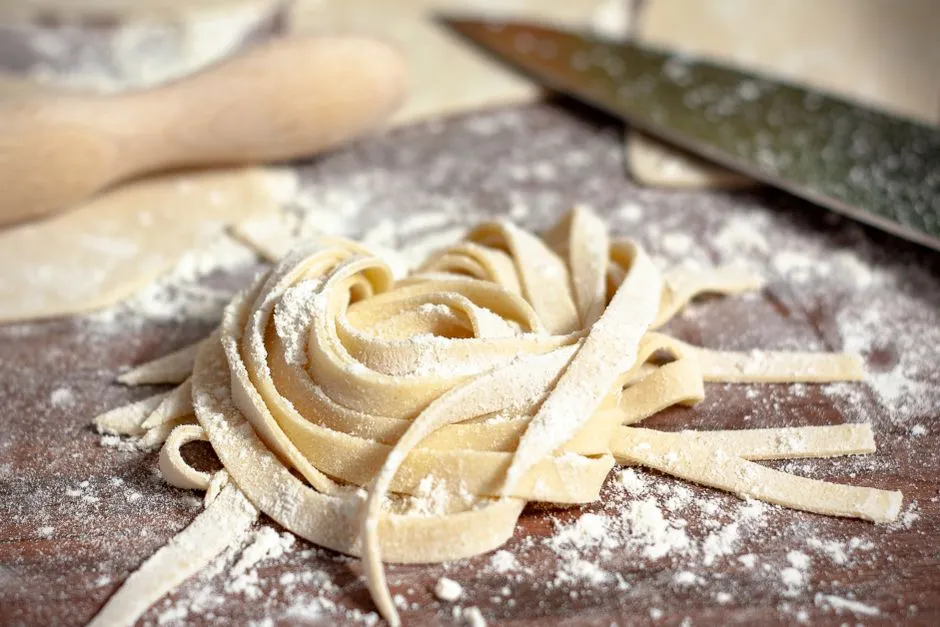 Authentic Carbonara Recipe: 4 Ingredients, No Cream